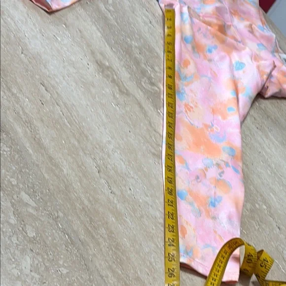 Women 2 piece Orange,Pink, white and blue active wear set. - Picture 11 of 12